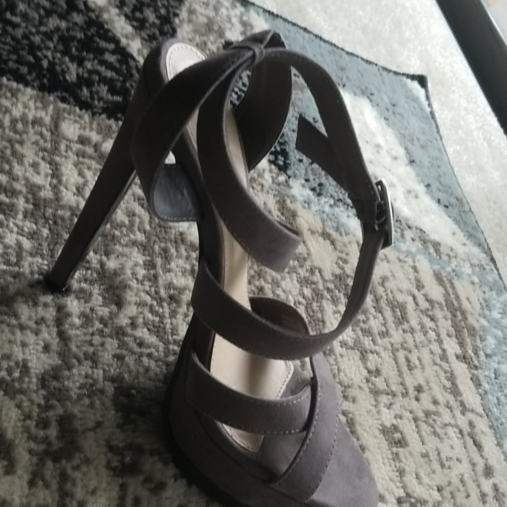 Shoes - Picture 3 of 3